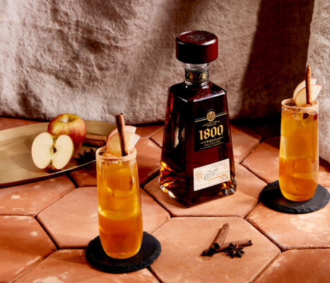 1800 Spiced Apple Margarita