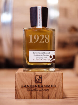 Lantenhammer 1928 Raritäten Sauerkirschbrand im Bavarian Rumfass