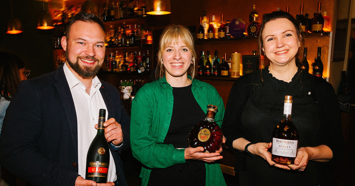 Rémy Martin: Alina Bazen reist zum Finale der Bartender Talent Academy 2024