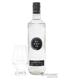 Kinetic Single Estate German Vodka Glas und Flasche