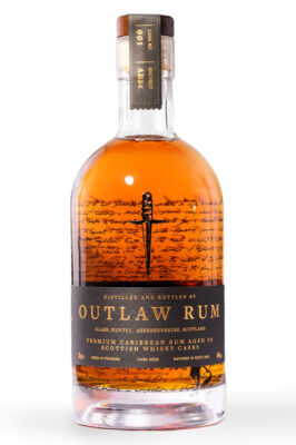 Outlaw Rum Flagship Blend eine Flasche Outlaw Rum Flagship Blend